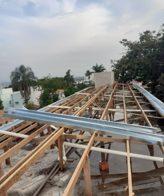 Estrutura metálica para telhado